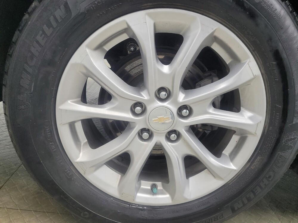 2020 Chevrolet Equinox in Indianapolis, IN 46222 - 18095651 31