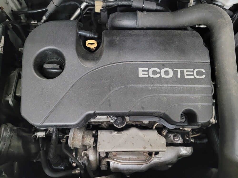 2020 Chevrolet Equinox in Pittsburgh, PA 15236 - 18095658 30