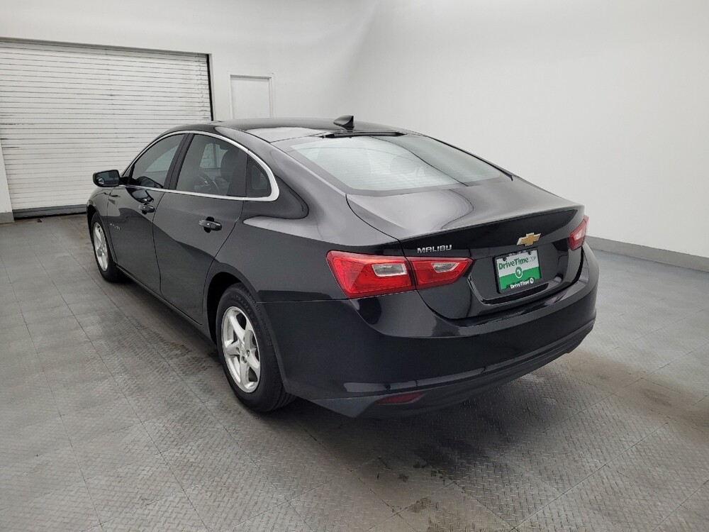 2018 Chevrolet Malibu in Charlotte, NC 28213 - 18095661 5