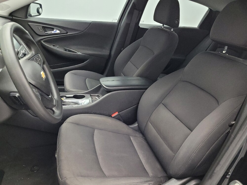 2018 Chevrolet Malibu in Charlotte, NC 28213 - 18095661 17