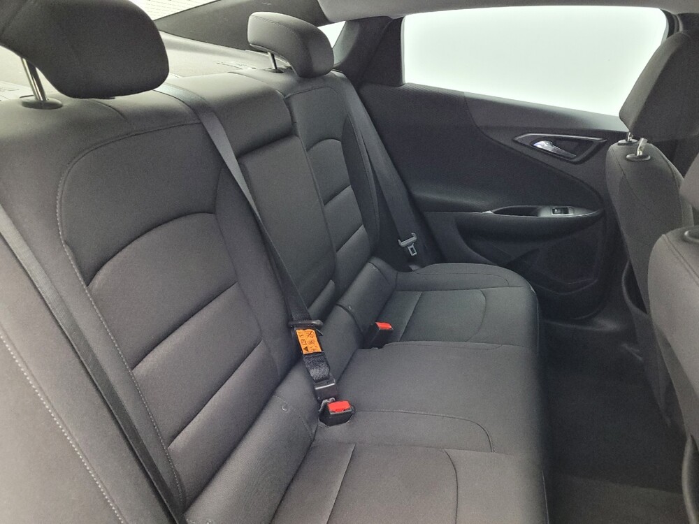 2018 Chevrolet Malibu in Charlotte, NC 28213 - 18095661 19