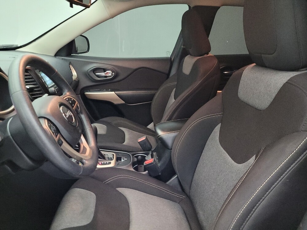 2018 Jeep Cherokee in Glendale, AZ 85301 - 18095674 17