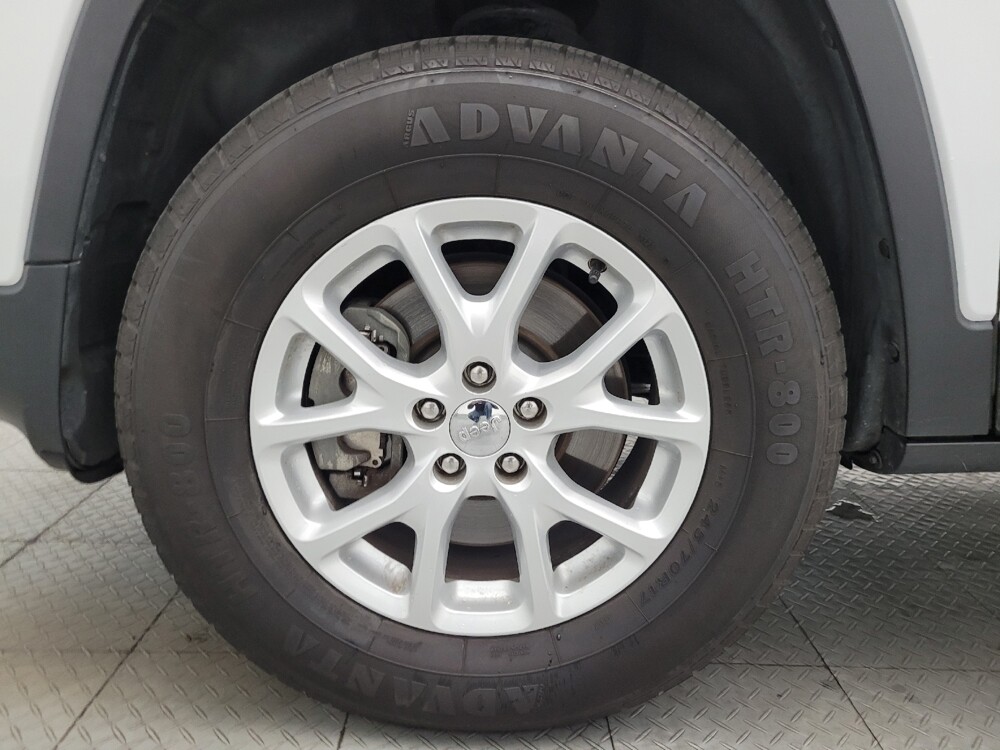 2018 Jeep Cherokee in Glendale, AZ 85301 - 18095674 31