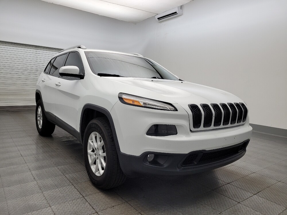 2018 Jeep Cherokee in Glendale, AZ 85301 - 18095674 13