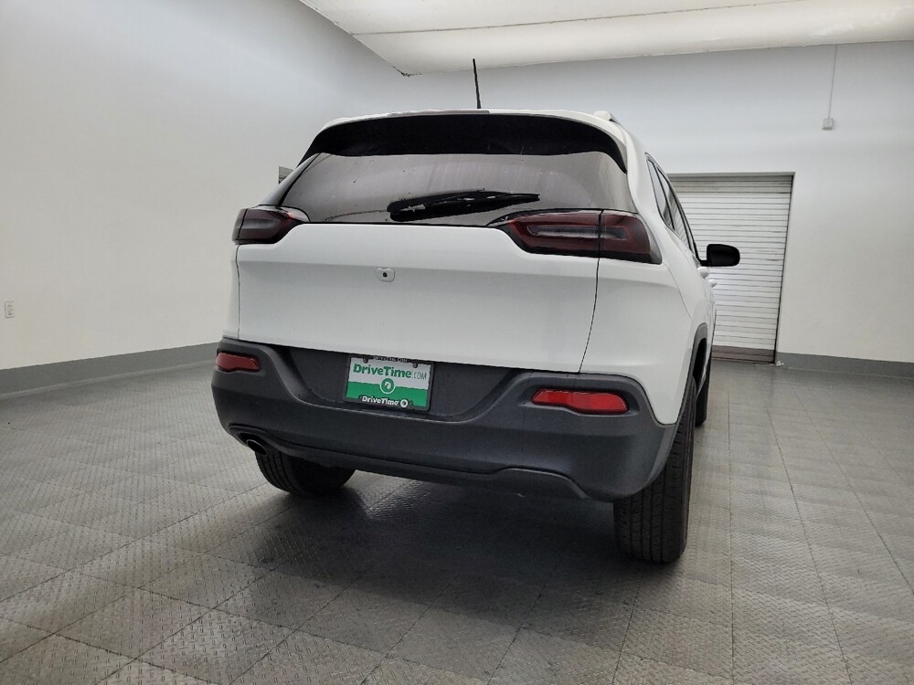 2018 Jeep Cherokee in Glendale, AZ 85301 - 18095674 7