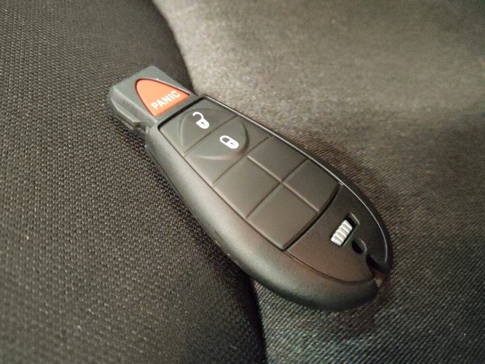 2018 Jeep Cherokee in Glendale, AZ 85301 - 18095674 32