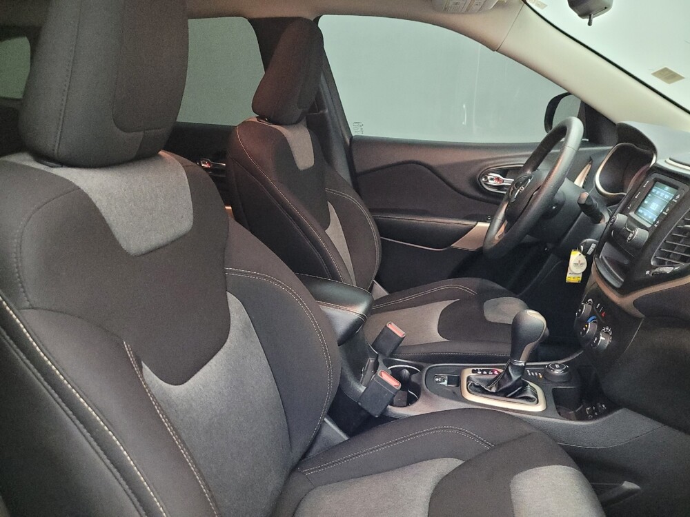 2018 Jeep Cherokee in Glendale, AZ 85301 - 18095674 21