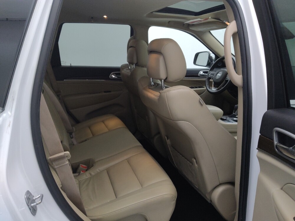 2018 Jeep Grand Cherokee in Independence, MO 64055 - 18095680 19