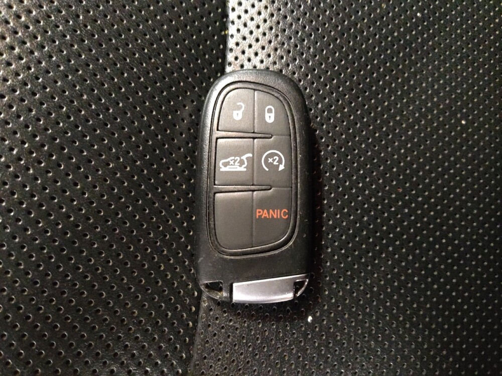 2019 Jeep Cherokee in Lauderdale Lakes, FL 33313 - 18095691 32