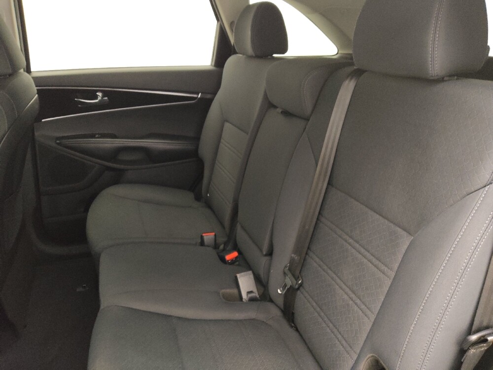 2020 Kia Sorento in Lauderdale Lakes, FL 33313 - 18095692 18