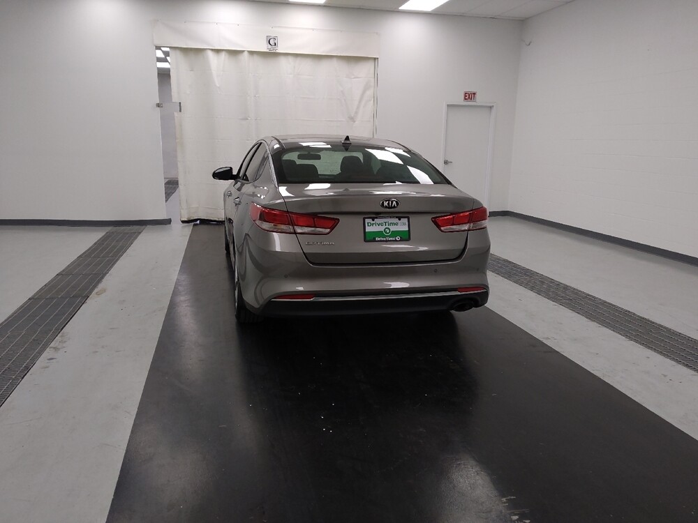 2018 Kia Optima in St. Louis, MO 63125 - 18095720 6
