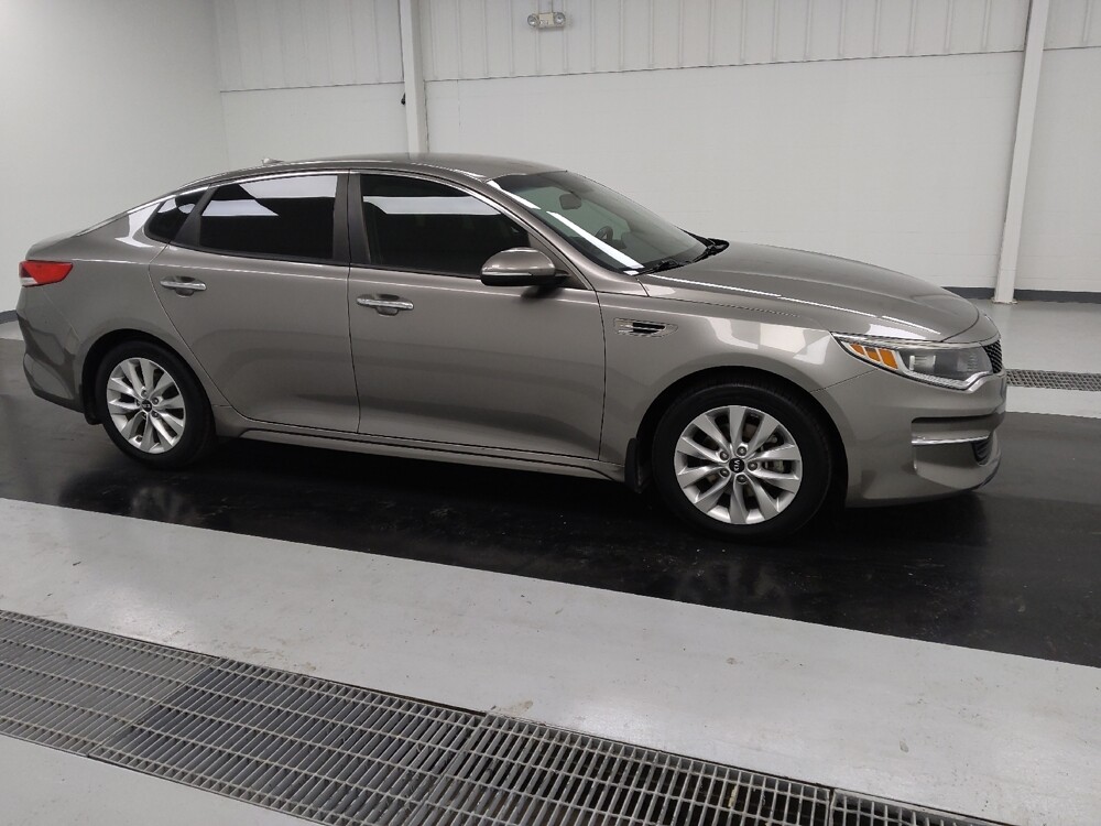 2018 Kia Optima in St. Louis, MO 63125 - 18095720 11