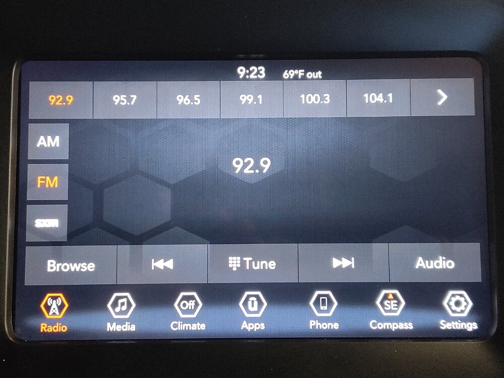 2019 Jeep Cherokee in Baton Rouge, LA 70816 - 18095724 25