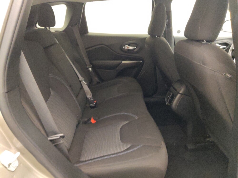 2019 Jeep Cherokee in Baton Rouge, LA 70816 - 18095724 19