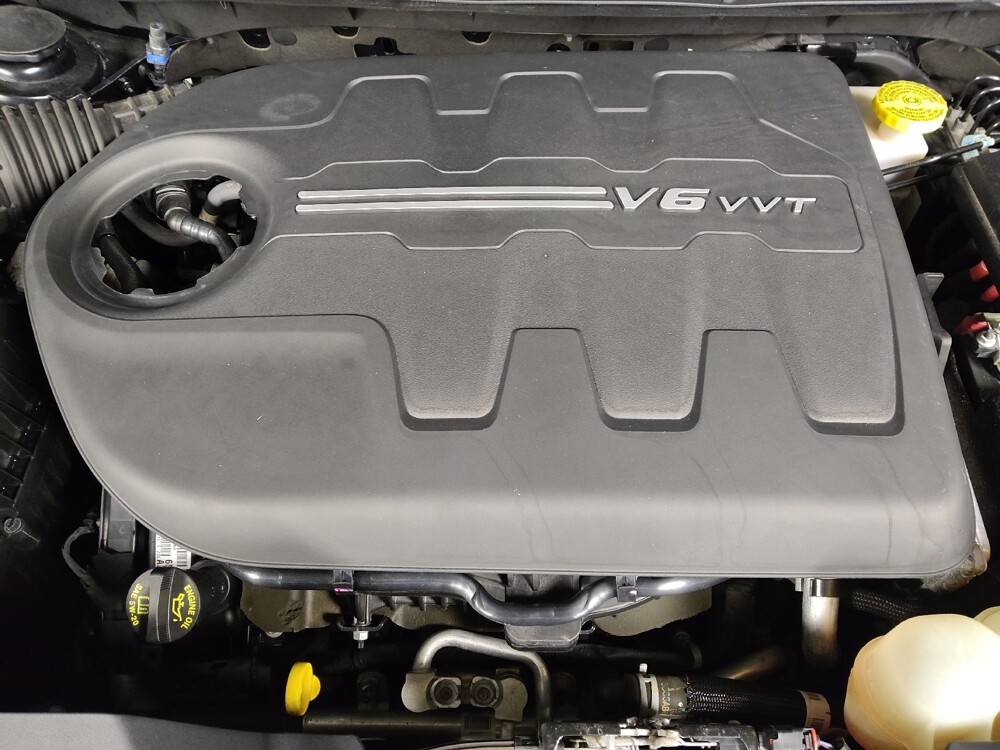 2019 Jeep Cherokee in Baton Rouge, LA 70816 - 18095734 30