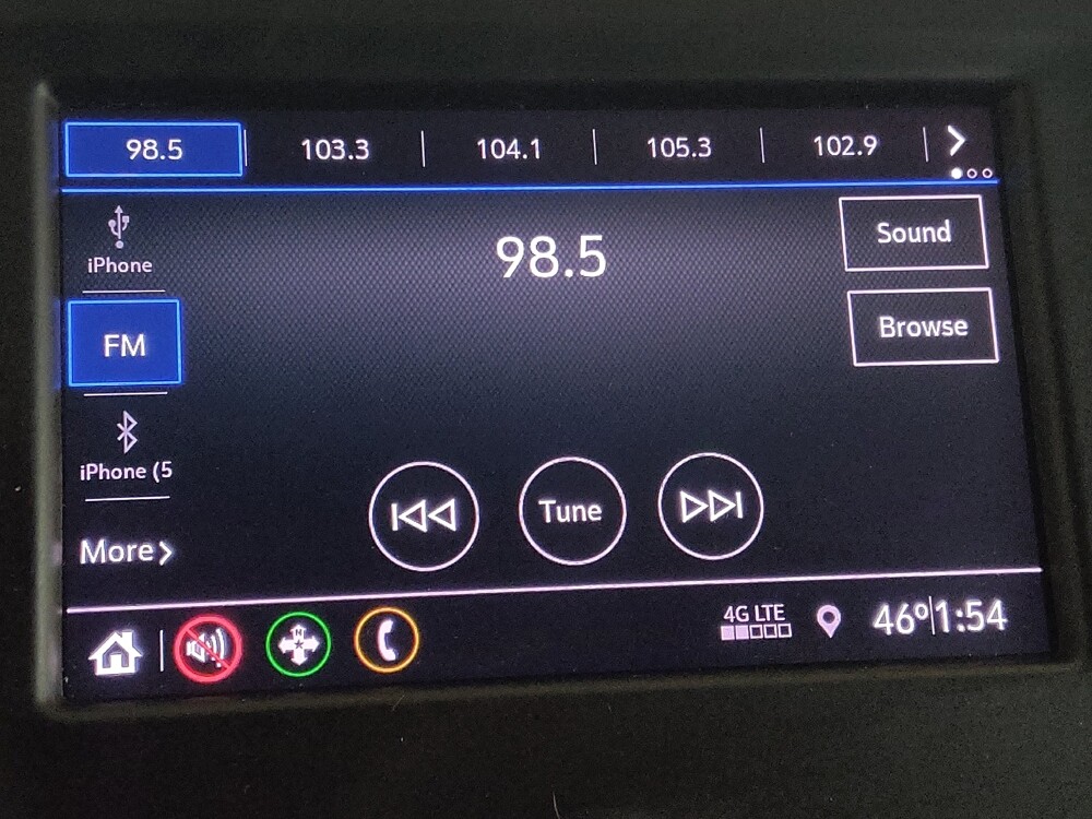 2020 Chevrolet Equinox in Greenville, SC 29607 - 18095747 25