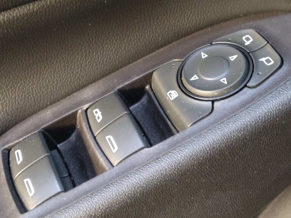 2020 Chevrolet Equinox in Greenville, SC 29607 - 18095747 27