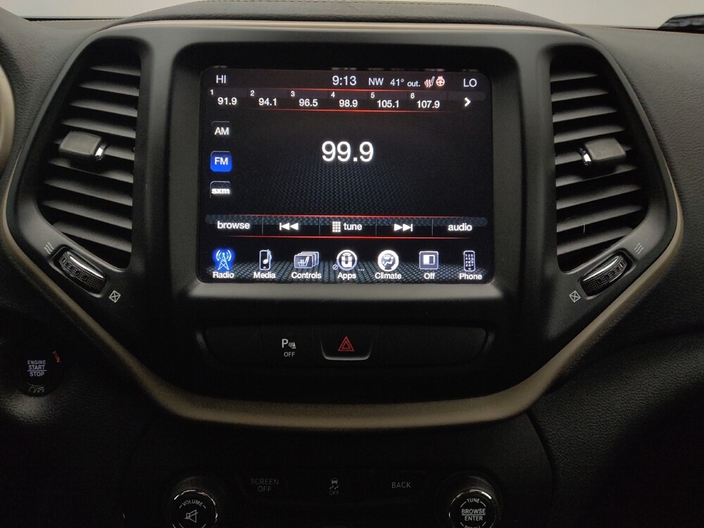 2017 Jeep Cherokee in Wichita, KS 67207 - 18095749 25