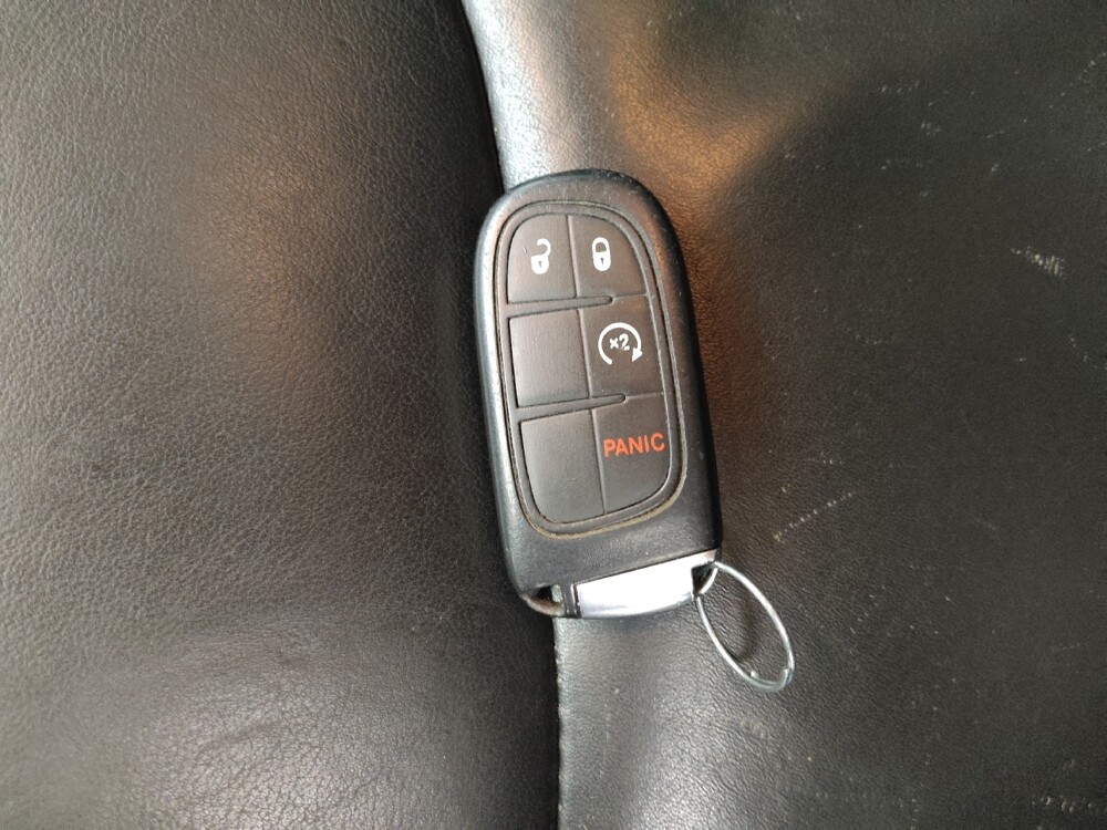 2017 Jeep Cherokee in Wichita, KS 67207 - 18095749 32