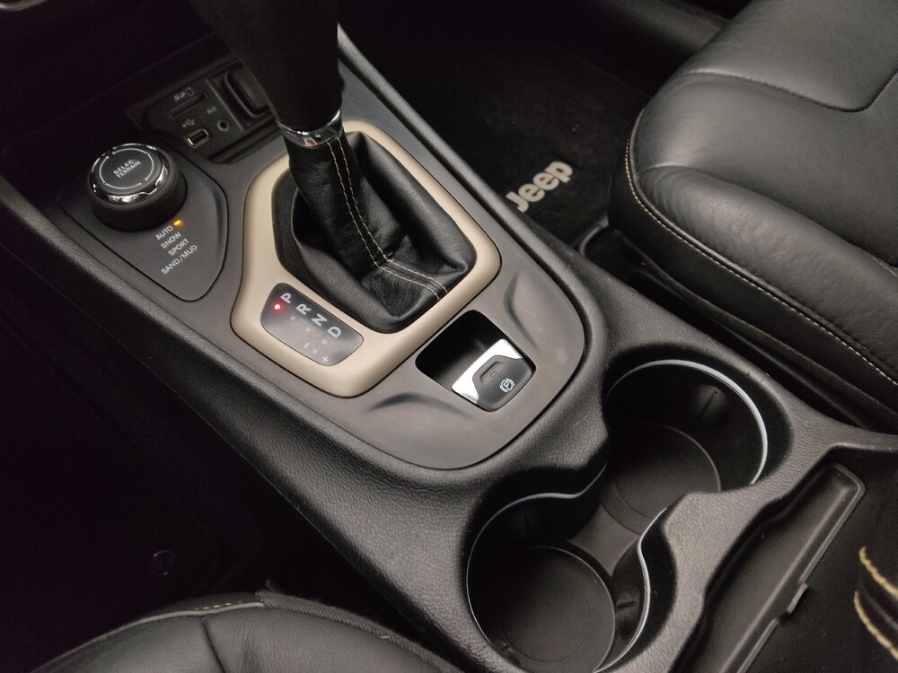 2017 Jeep Cherokee in Wichita, KS 67207 - 18095749 26