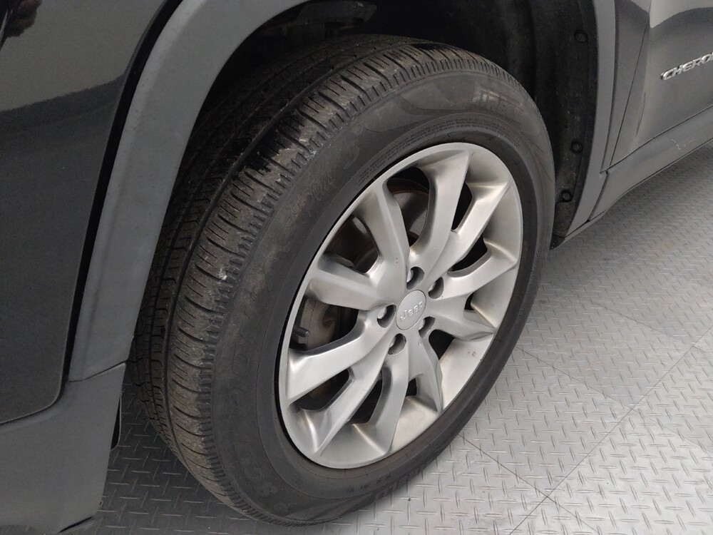 2017 Jeep Cherokee in Wichita, KS 67207 - 18095749 31