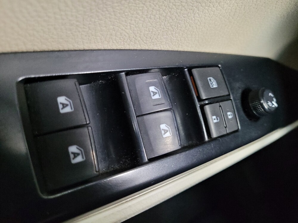 2020 Toyota Camry in Las Vegas, NV 89102 - 18095760 27