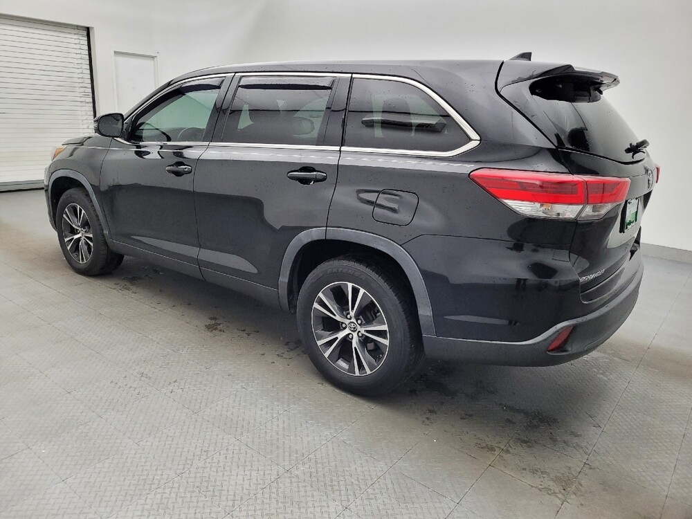 2019 Toyota Highlander in Winston-Salem, NC 27103 - 18095761 3