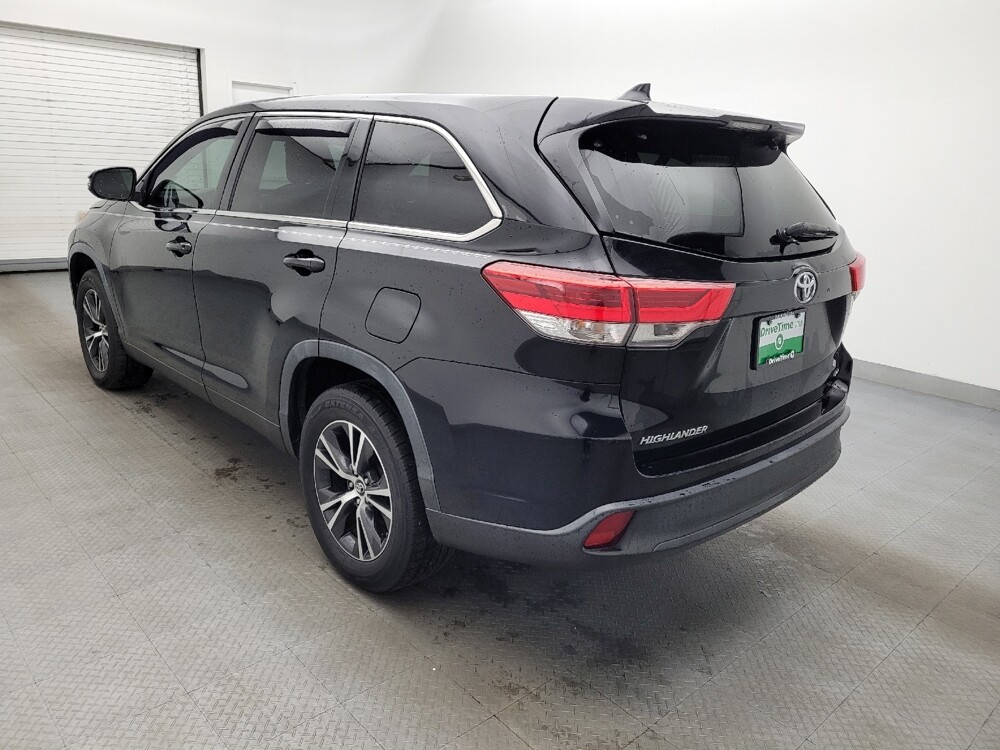 2019 Toyota Highlander in Winston-Salem, NC 27103 - 18095761 5