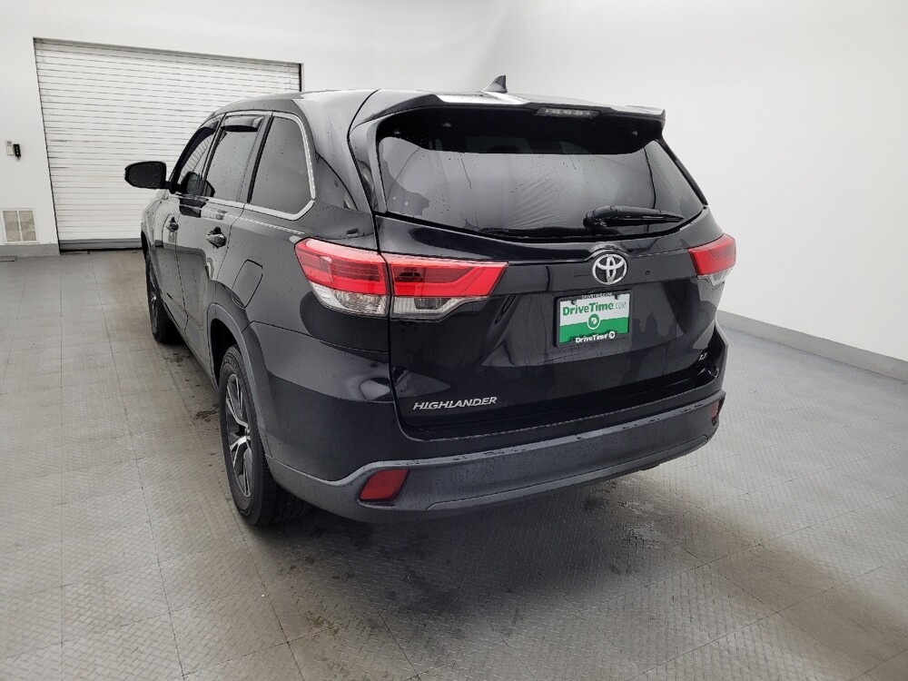 2019 Toyota Highlander in Winston-Salem, NC 27103 - 18095761 6