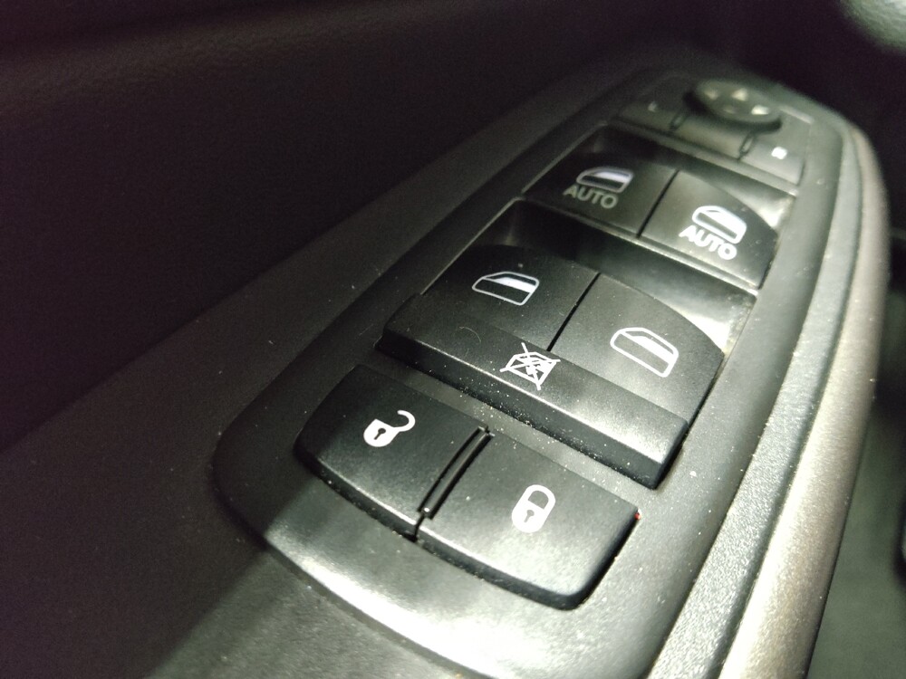 2019 Jeep Cherokee in Athens, GA 30606 - 18095767 27