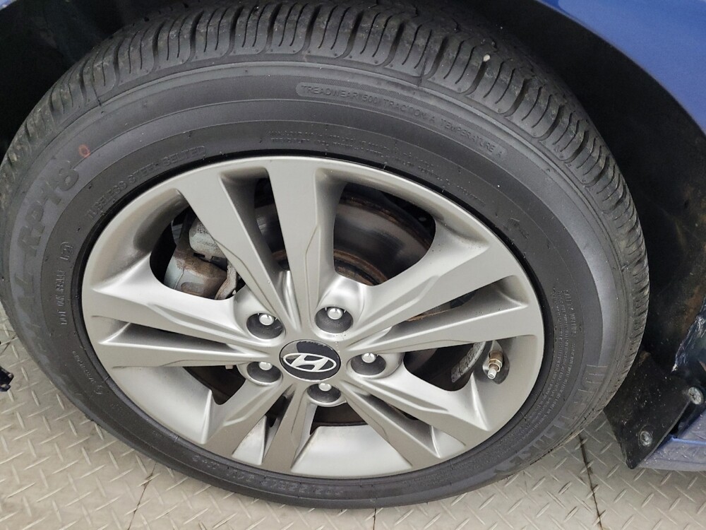 2017 Hyundai Elantra in Raleigh, NC 27604 - 18095768 31