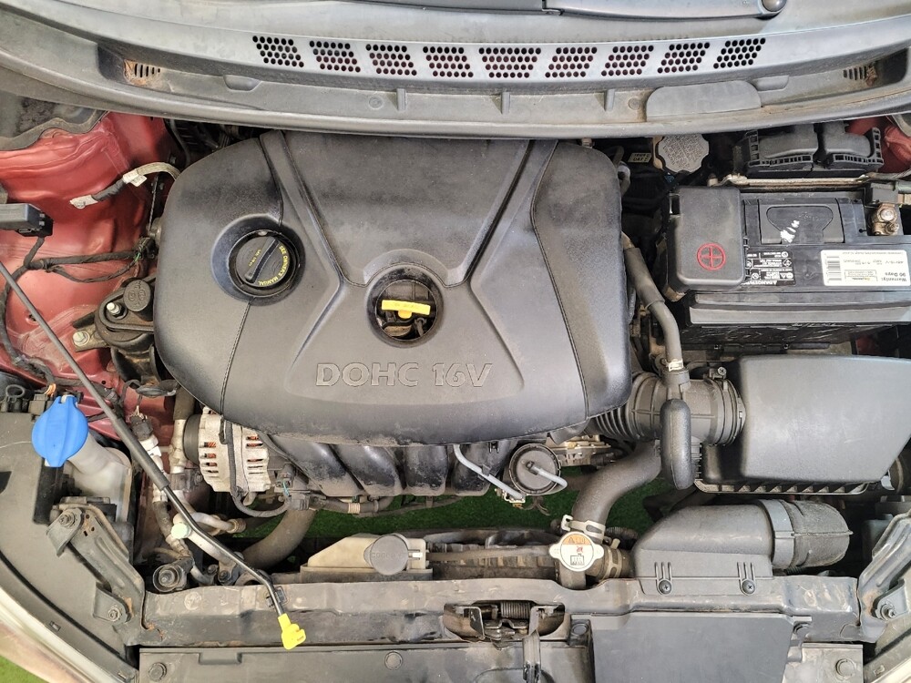 2016 Hyundai Elantra in Columbus, OH 43231 - 18095779 30