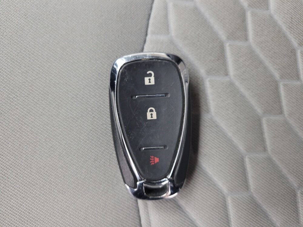 2018 Chevrolet Equinox in Grand Rapids, MI 49508 - 18095785 32