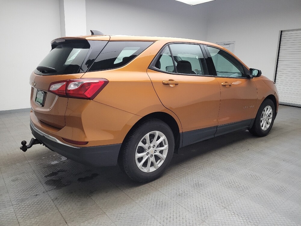 2018 Chevrolet Equinox in Grand Rapids, MI 49508 - 18095785 10