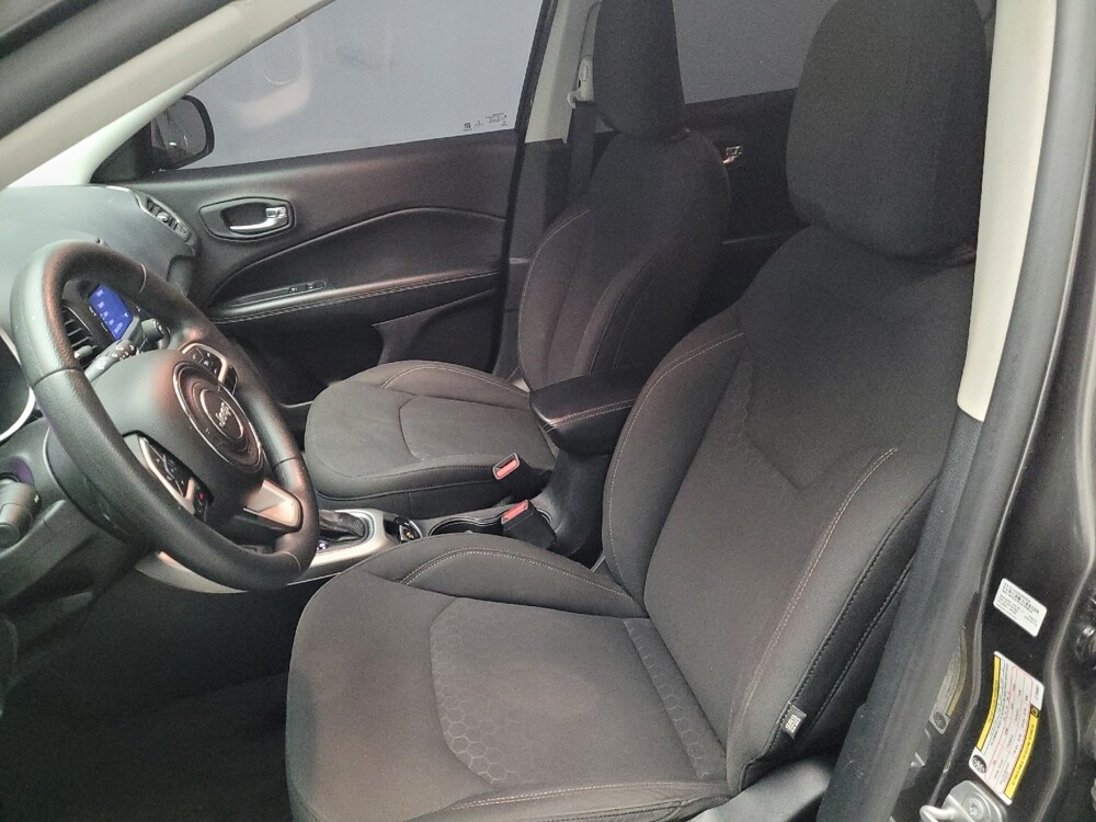 2018 Jeep Compass in Bakersfield, CA 93309 - 18095793 17