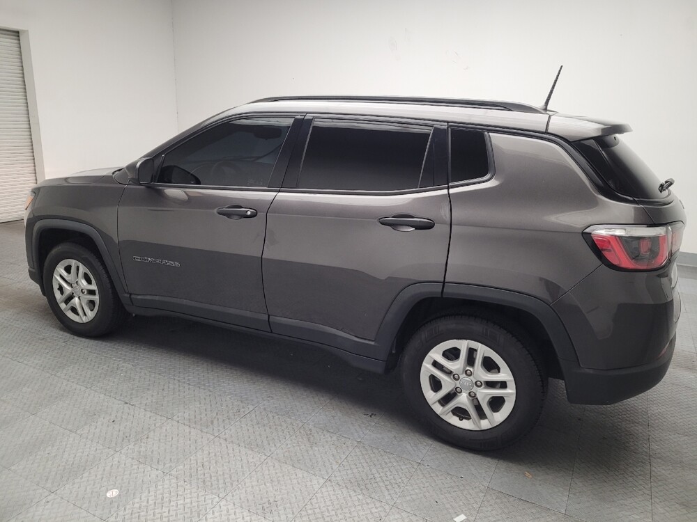 2018 Jeep Compass in Bakersfield, CA 93309 - 18095793 3