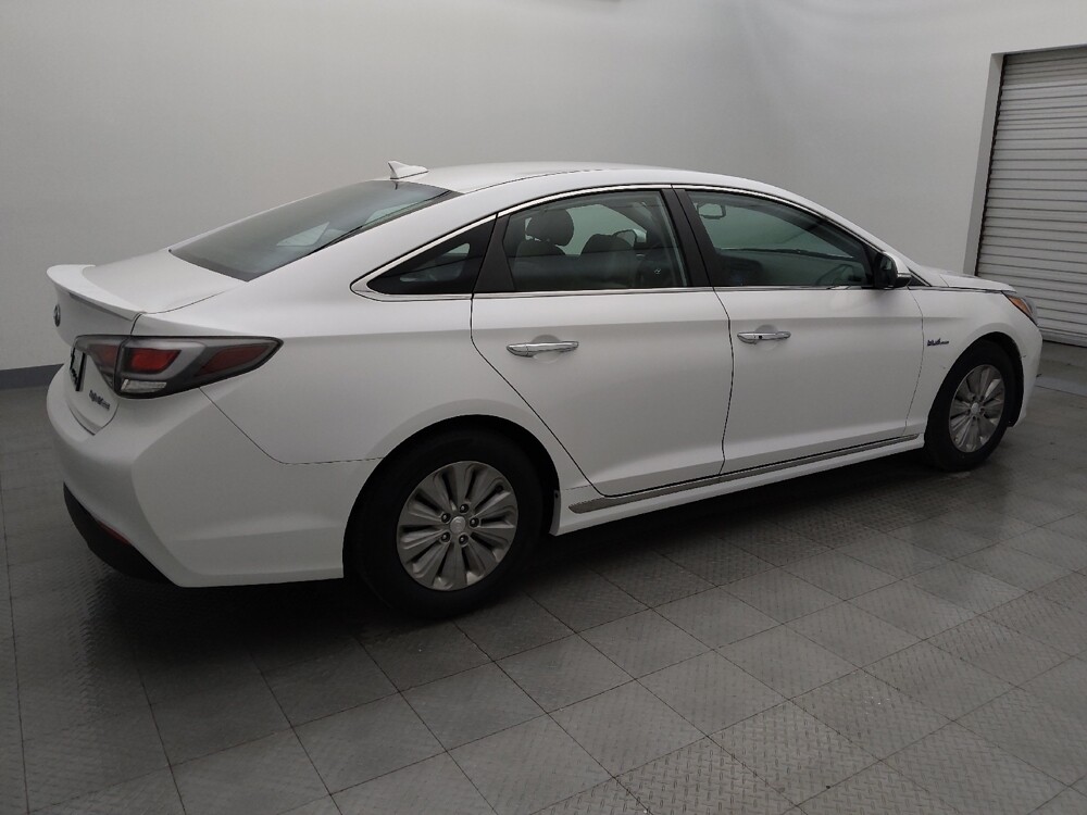 2016 Hyundai Sonata in Houston, TX 77034 - 18095798 10