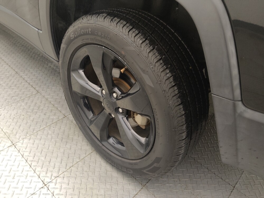 2020 Jeep Cherokee in Houston, TX 77034 - 18095799 31