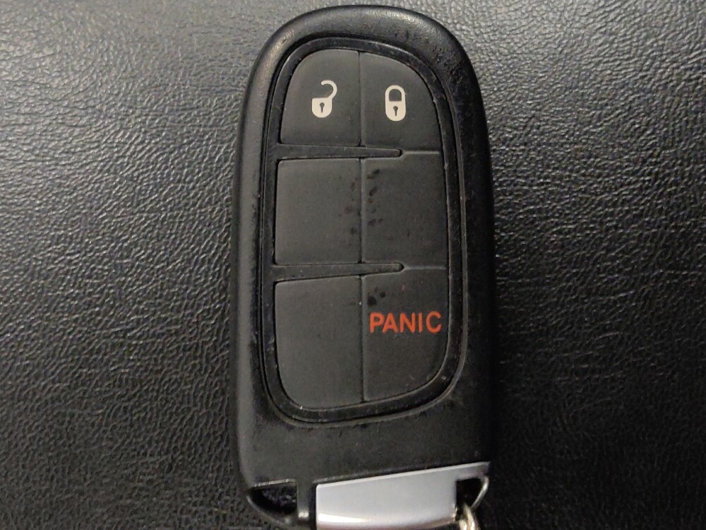 2020 Jeep Cherokee in Houston, TX 77034 - 18095799 32