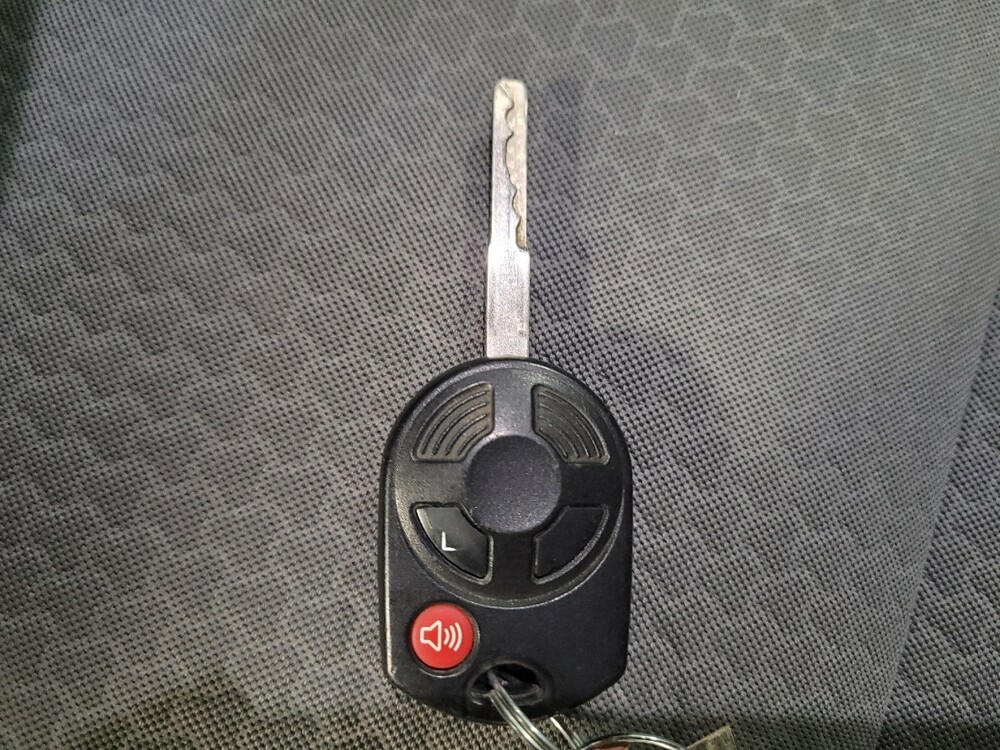 2018 Ford Escape in Bakersfield, CA 93309 - 18095803 32