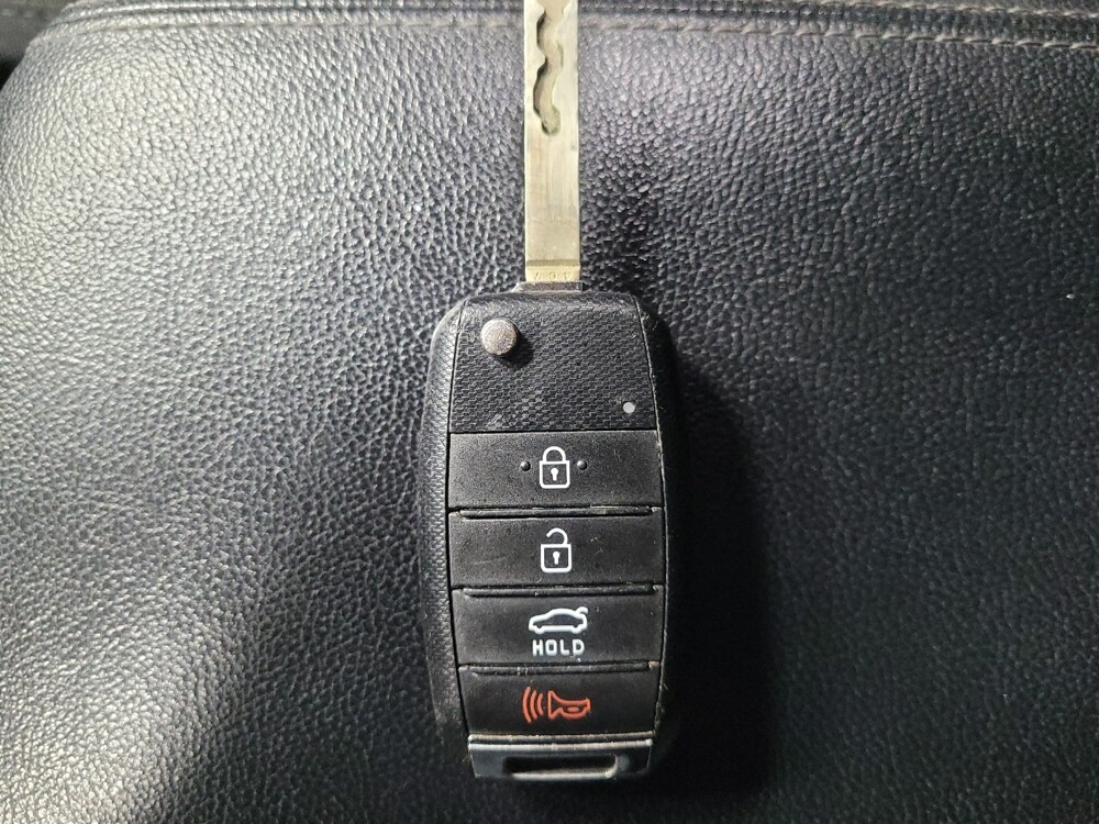 2020 Kia Optima in Stone Mountain, GA 30083 - 18095804 32