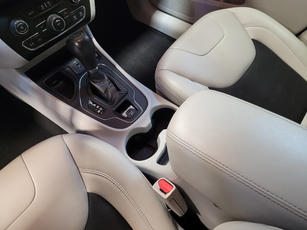 2021 Jeep Cherokee in Bakersfield, CA 93309 - 18095806 26