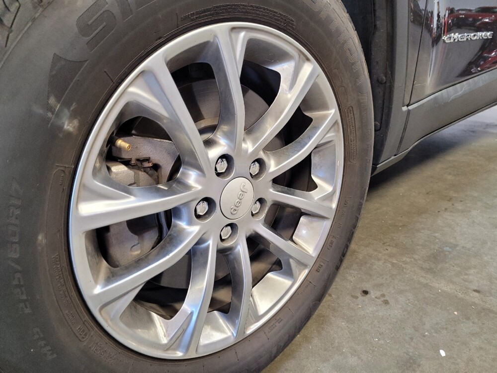 2021 Jeep Cherokee in Bakersfield, CA 93309 - 18095806 31