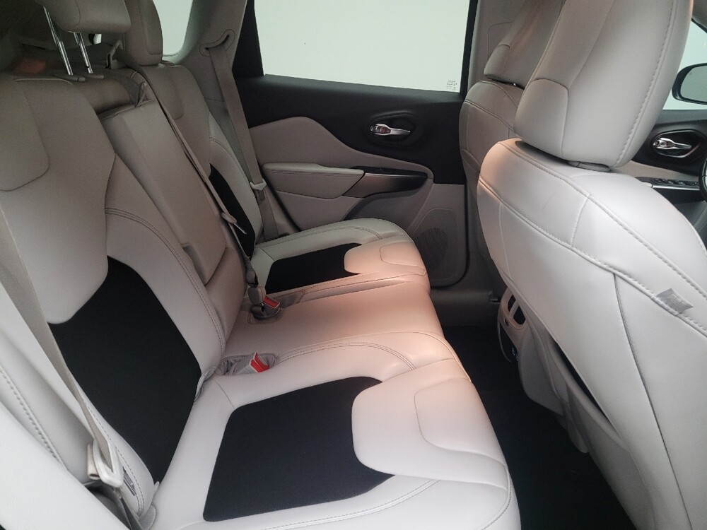 2021 Jeep Cherokee in Bakersfield, CA 93309 - 18095806 19