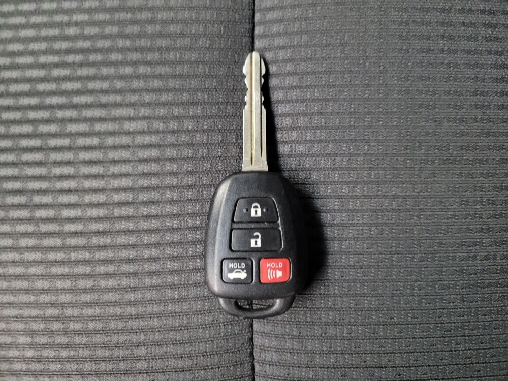 2017 Toyota Camry in Madison, TN 37115 - 18095807 32