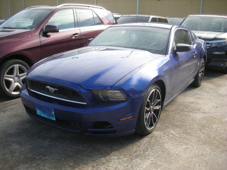 2014 Ford Mustang in Nashville, TN 37209 - 18095843 4