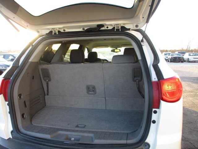 2011 Chevrolet Traverse in Oak Grove, MO 64075 - 18095859 13