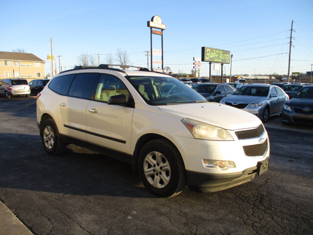 2011 Chevrolet Traverse in Oak Grove, MO 64075 - 18095859 3