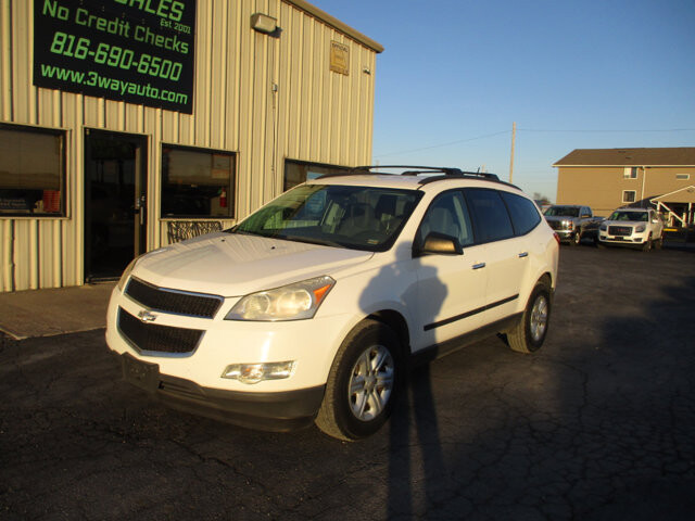 2011 Chevrolet Traverse in Oak Grove, MO 64075 - 18095859