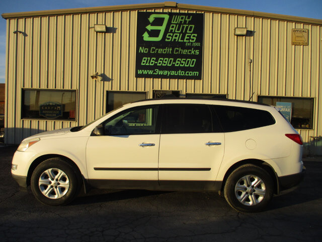2011 Chevrolet Traverse in Oak Grove, MO 64075 - 18095859 8